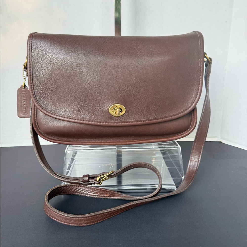 Vintage Coach Brown Distressed Leather
Large Crossbody City Bag Purse